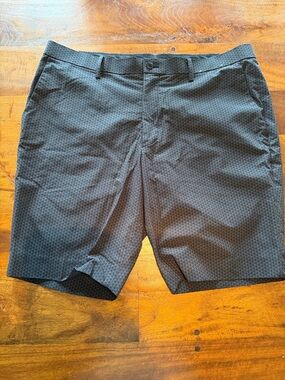 Uniqlo Black Micro-Pattern Flat Front Shorts